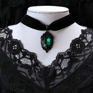 Black Velvet Gothic Vamp Green Gem Drop
Statement Choker